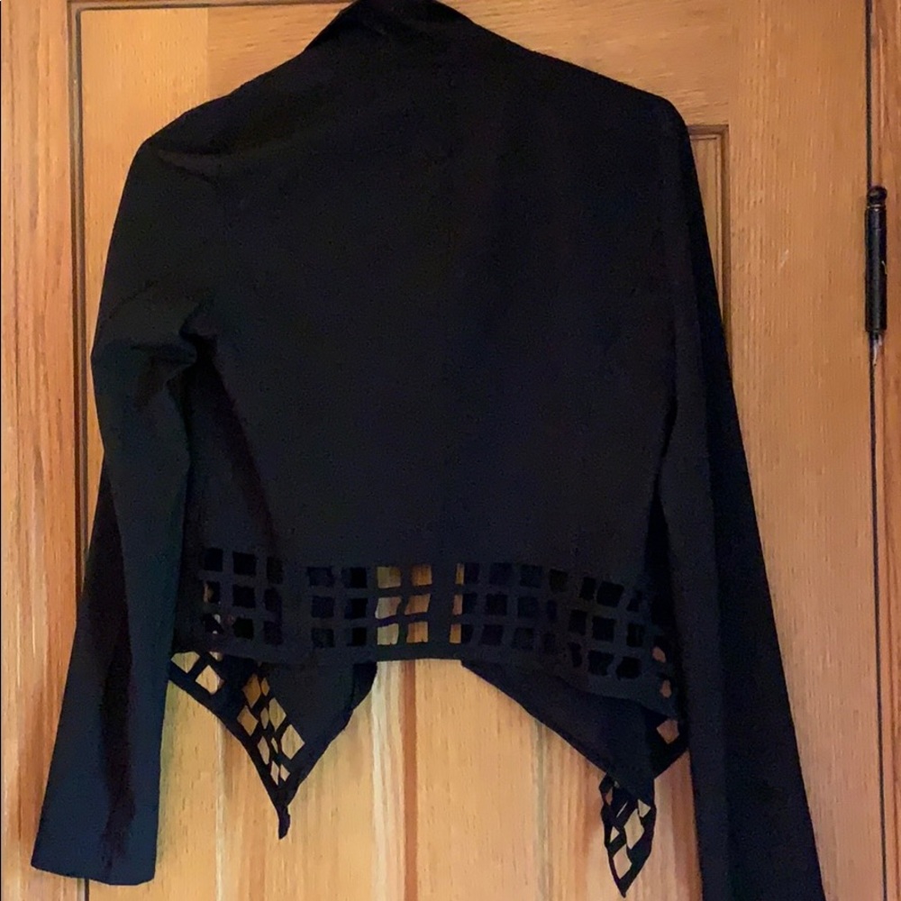 Blazer - Picture 2 of 3